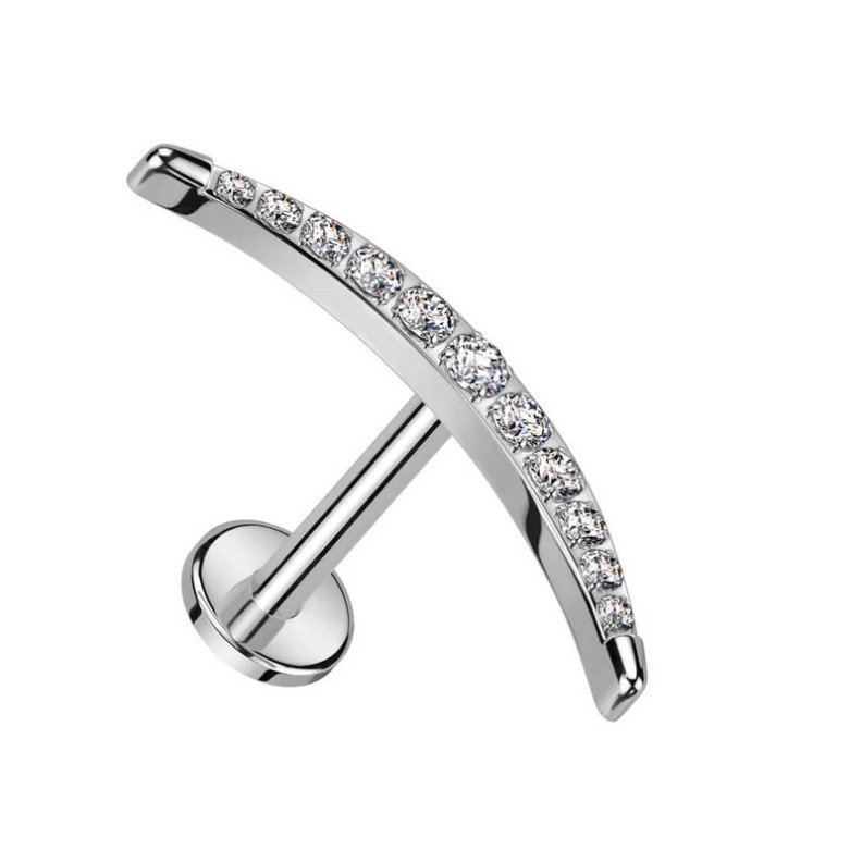Piercing Labret arqué avec zircons griffés en Titane Piercing Labret arqué avec zircons griffés en Titane