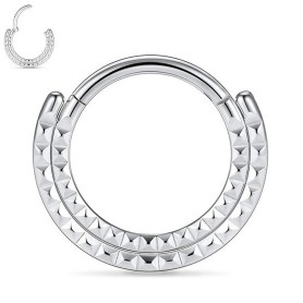 Piercing Anneau Clicker double orné de rivets pyramidaux en Titane